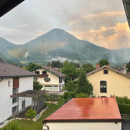Kleines Nest Mit Bergblick Apartment Unterwossen Bagian luar foto