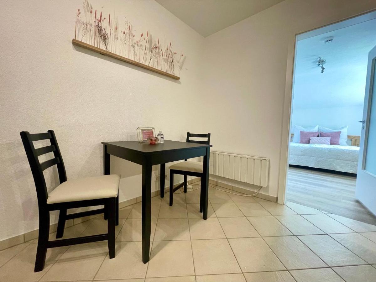 Kleines Nest Mit Bergblick Apartment Unterwossen Bagian luar foto